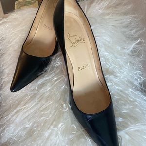 Christian Louboutin Black kid leather pumps size 38.5 / 8.5-excellent condition